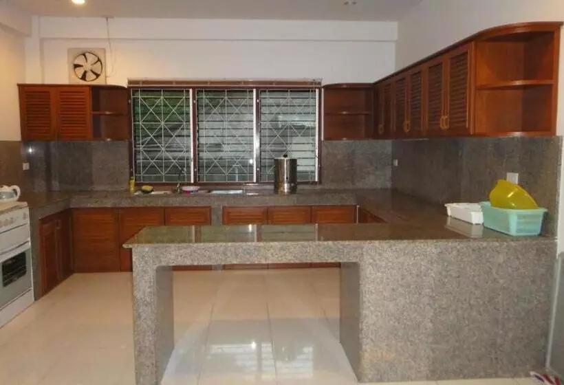 Fotos del hotel Smile House And Pool:  10