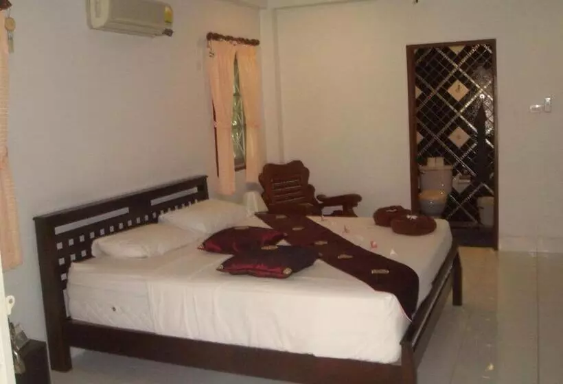 Fotos del hotel Smile House And Pool:  17