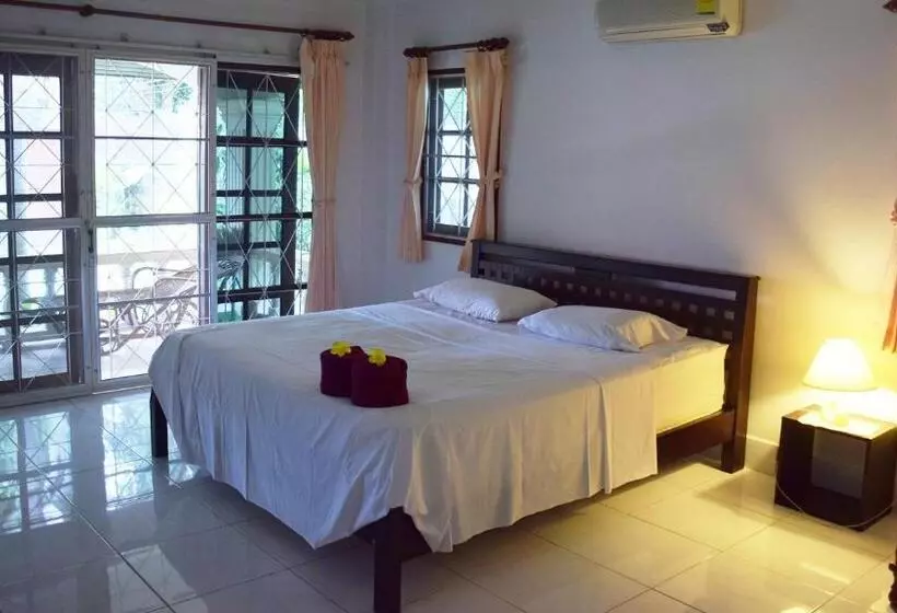 Fotos del hotel Smile House And Pool:  21