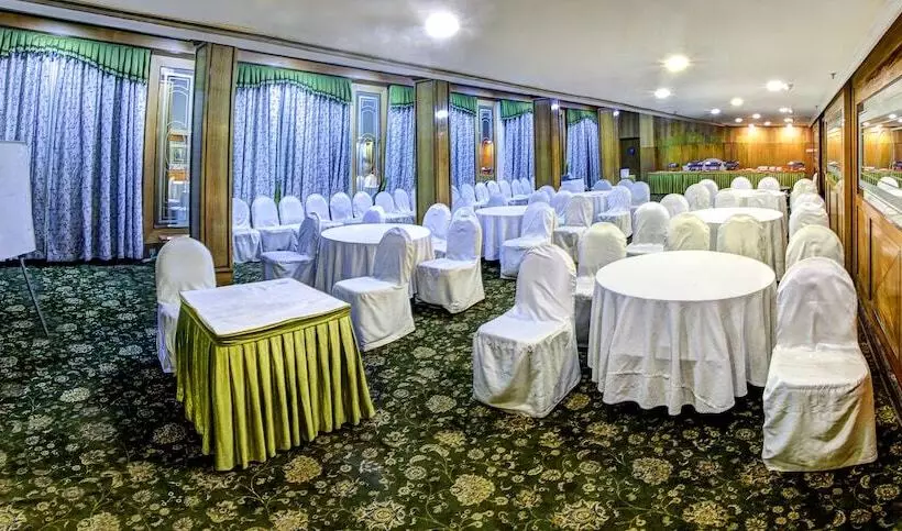 Fotos del hotel Benzz Park:  16