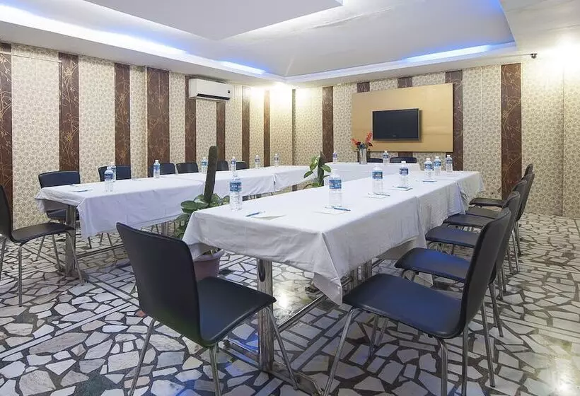 Fotos del hotel Apra International:  16