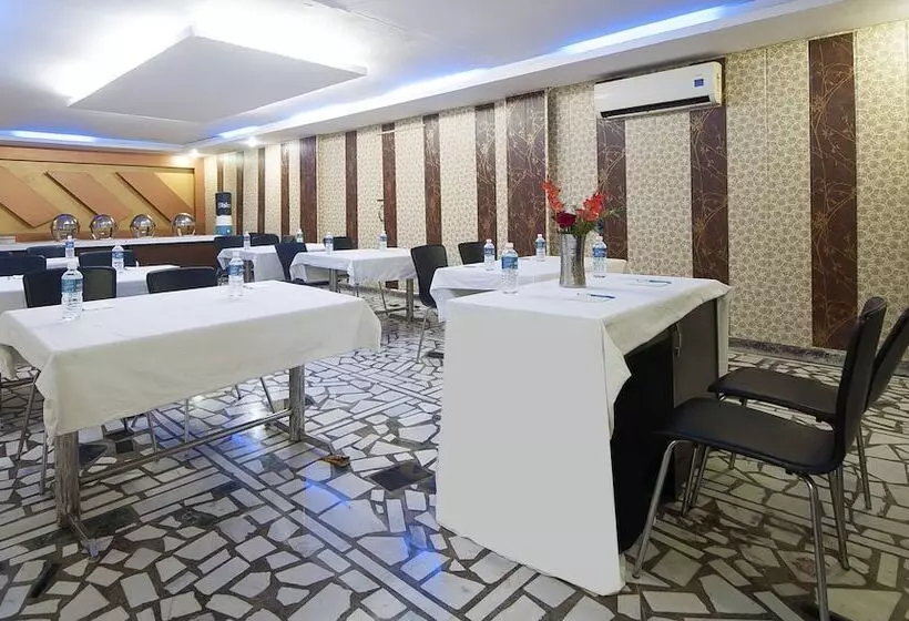 Fotos del hotel Apra International:  24