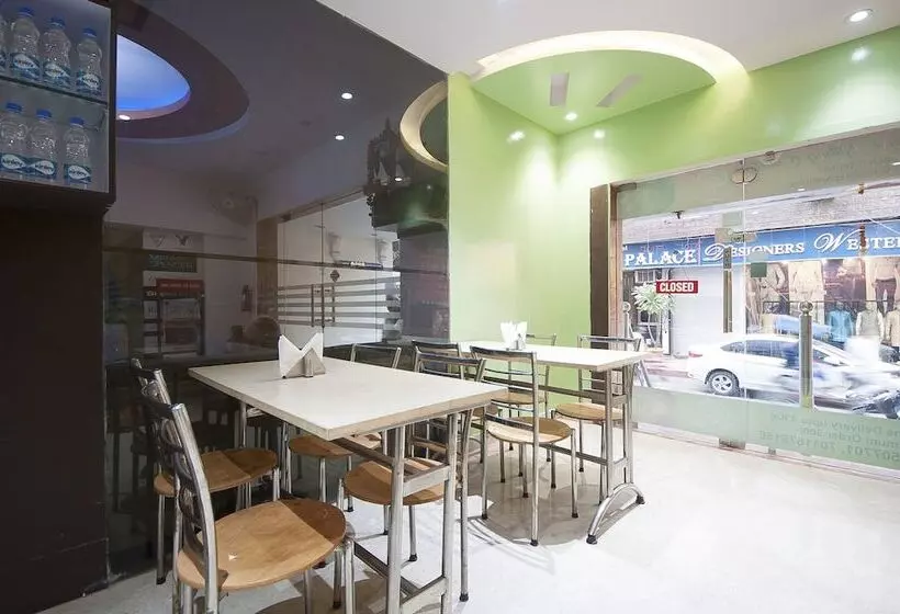 Fotos del hotel Apra International:  5