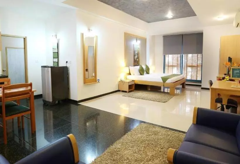 Fotos del hotel Isis Suites:  22