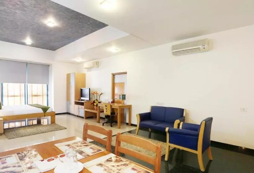 Fotos del hotel Isis Suites:  2