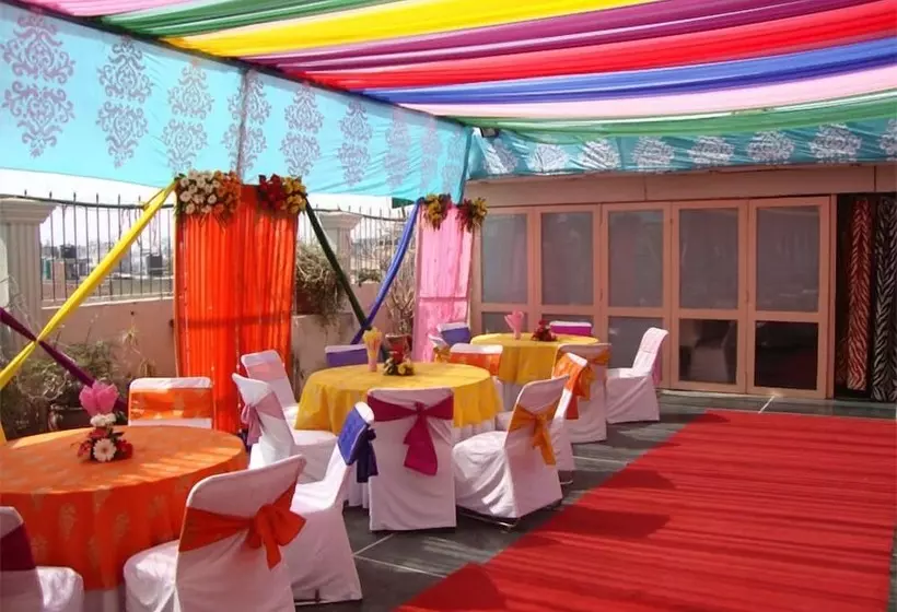 Fotos del hotel Sarthak Palace:  14