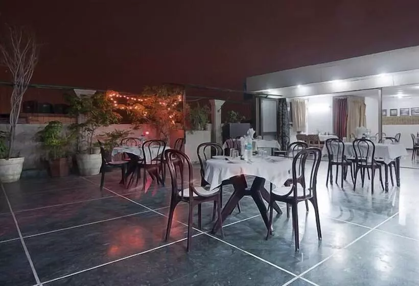 Fotos del hotel Sarthak Palace:  12