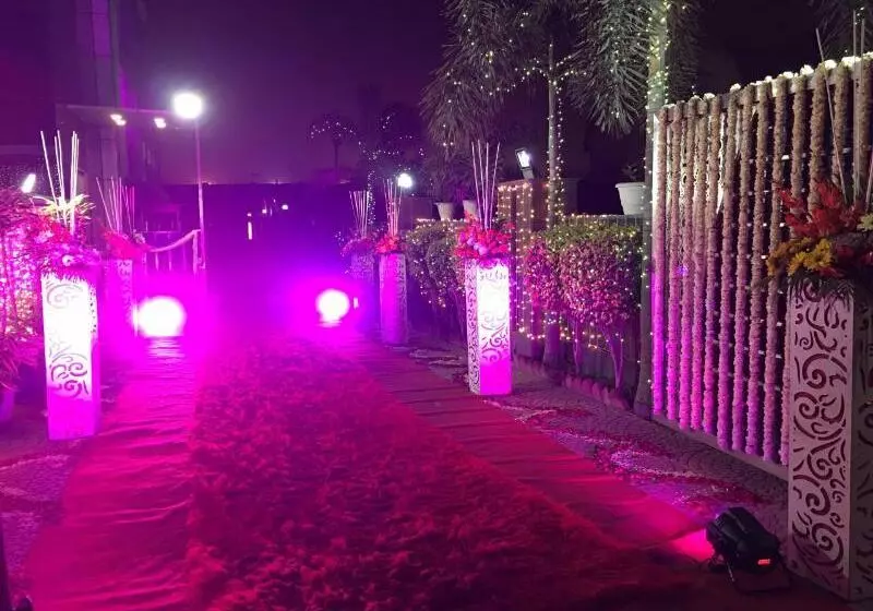 Fotos del hotel Signature Grand:  8