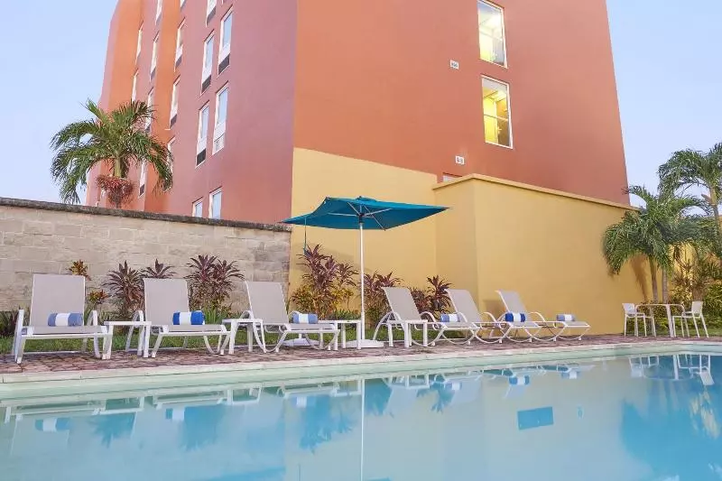 Fotos del hotel City Express Junior Cancun:  18