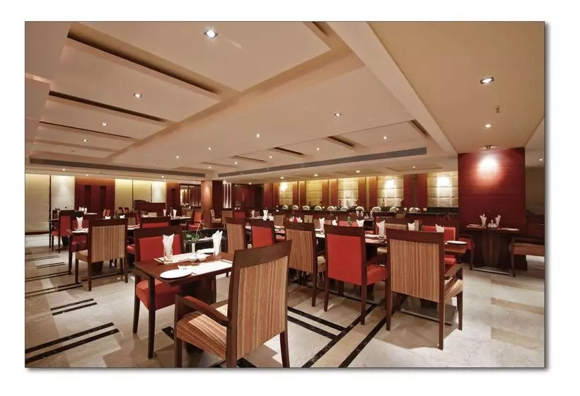 Fotos del hotel Surestay Plus  By Best Western Indore:  5