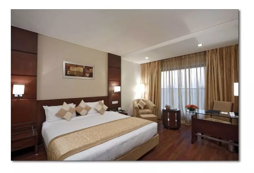 Fotos del hotel Surestay Plus  By Best Western Indore:  22