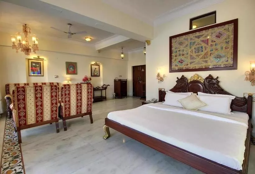 Fotos del hotel Lake Pichola Hotel:  2