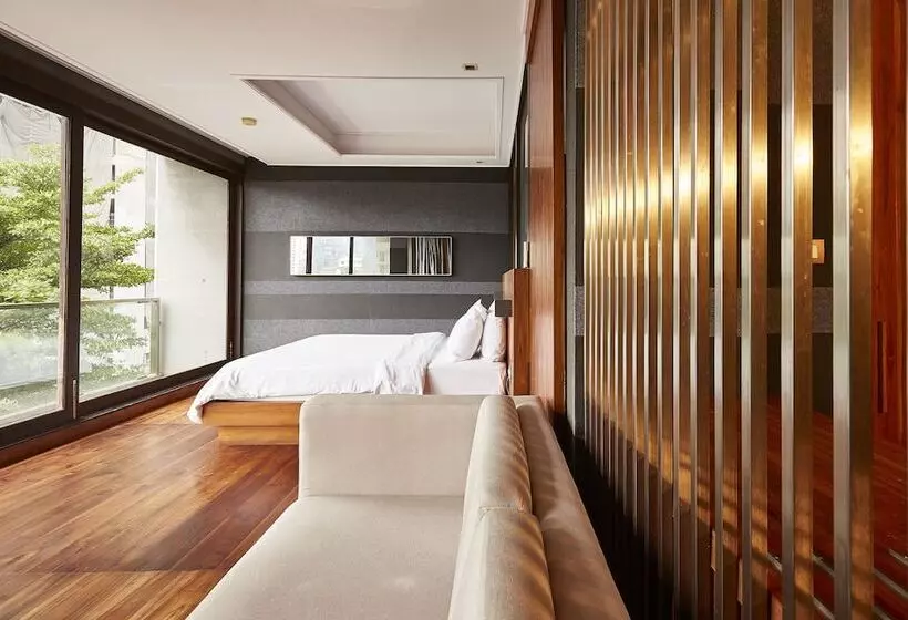 Fotos del hotel Luxx Langsuan:  8