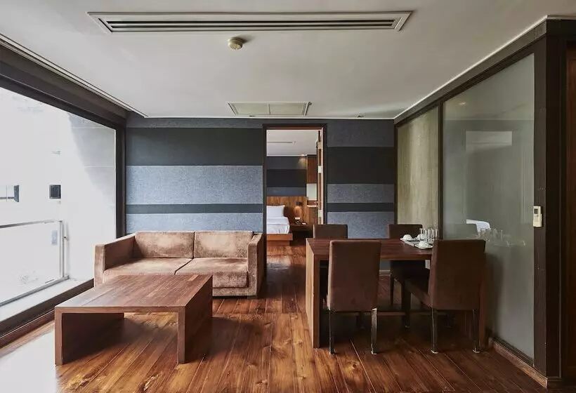 Fotos del hotel Luxx Langsuan:  25