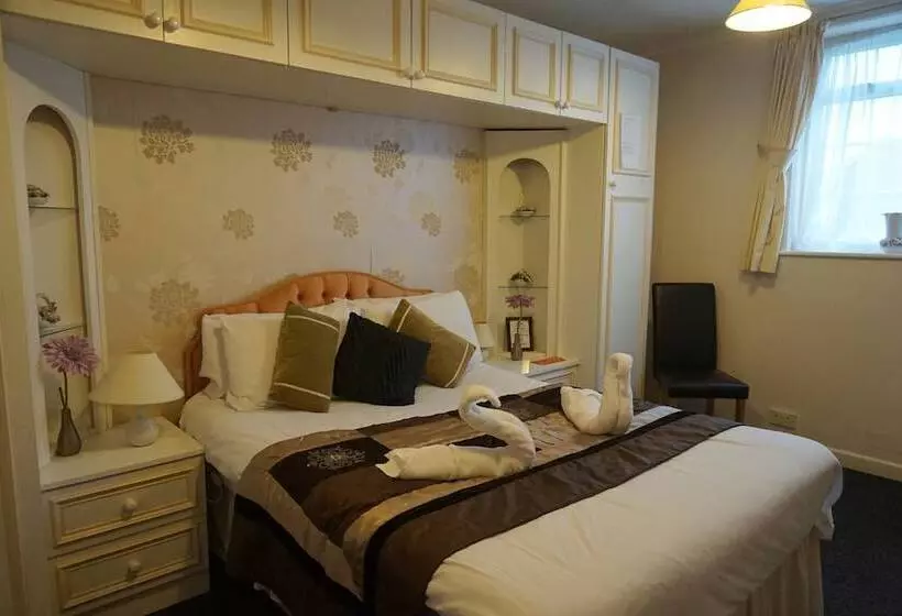 Fotos del hotel The Ridings Guest House:  15