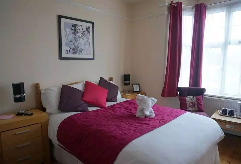 Fotos del hotel The Ridings Guest House:  17