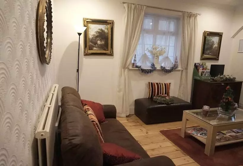 Fotos del hotel The Ridings Guest House:  20