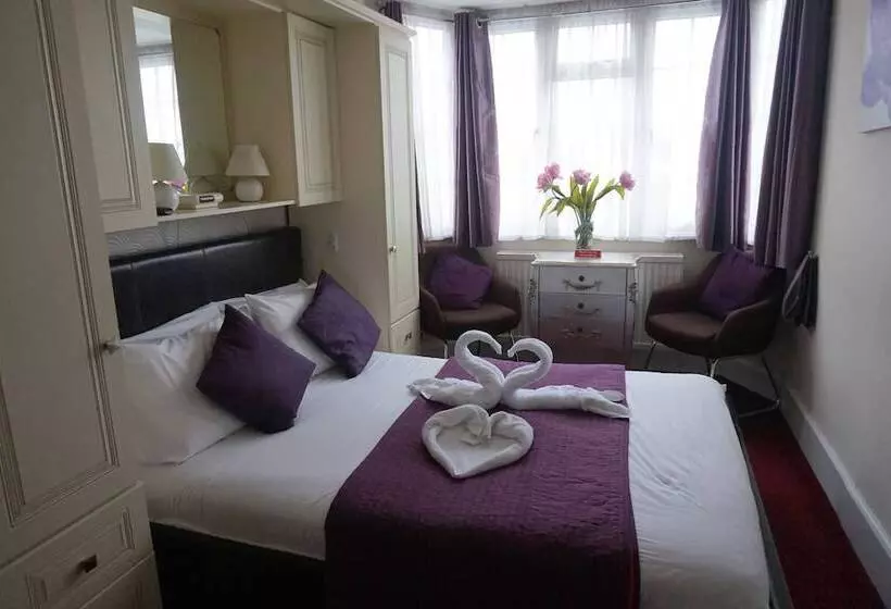 Fotos del hotel The Ridings Guest House:  21