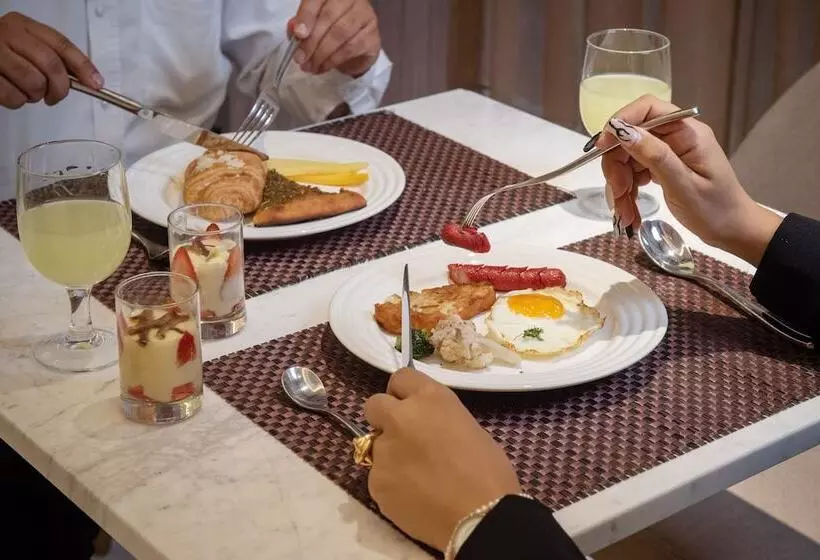 Fotos del hotel Corp Executive Doha Suites:  13