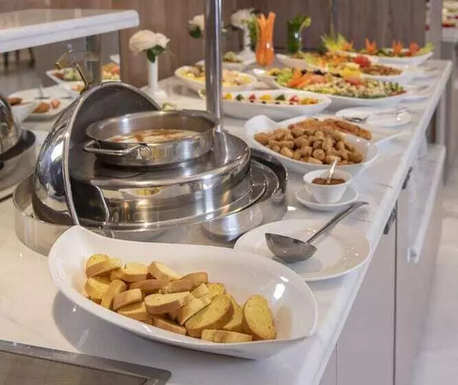 Fotos del hotel Corp Executive Doha Suites:  11