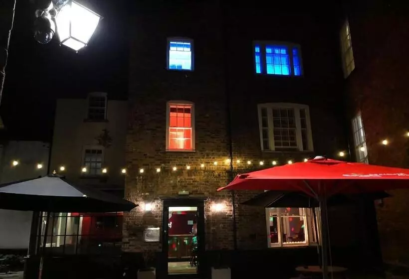 Fotos del hotel The Commercial Bar &:  10