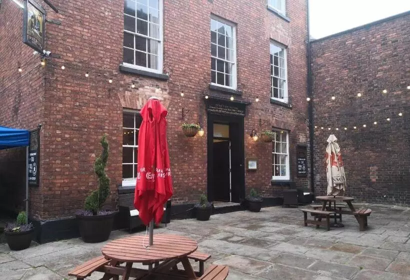 Fotos del hotel The Commercial Bar &:  9