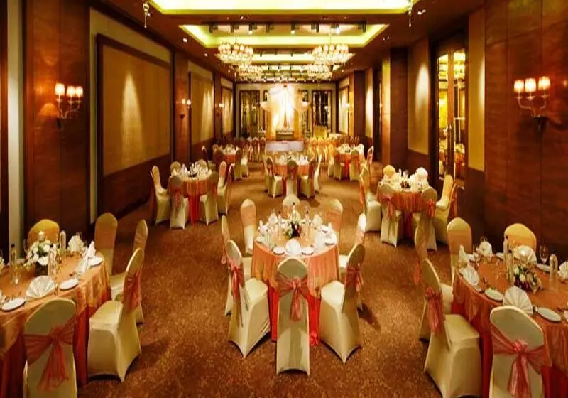 Fotos del hotel Radisson Blu Hotel New Delhi Paschim Vihar:  17