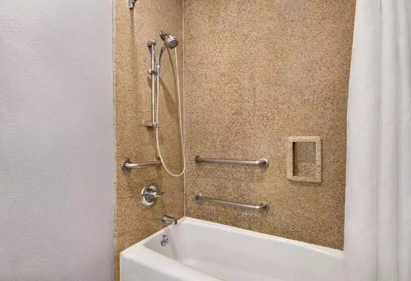 Fotos del hotel Days Inn & Suites By Wyndham Houston Hobby Airport:  5