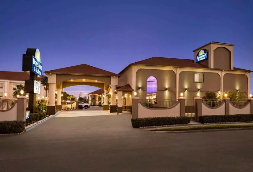 Fotos del hotel Days Inn & Suites By Wyndham Houston Hobby Airport:  13