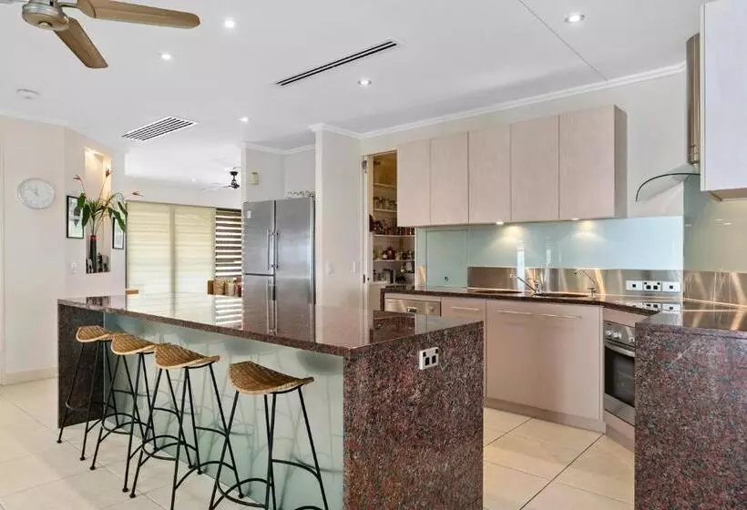 Fotos del hotel Sea Point On Trinity Beach:  24