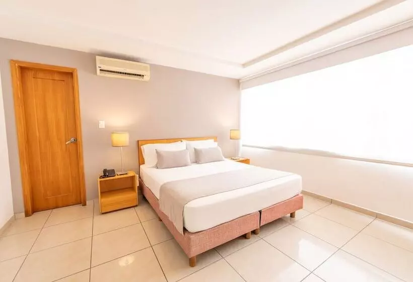 Fotos del hotel Basic Ms Centenario:  12