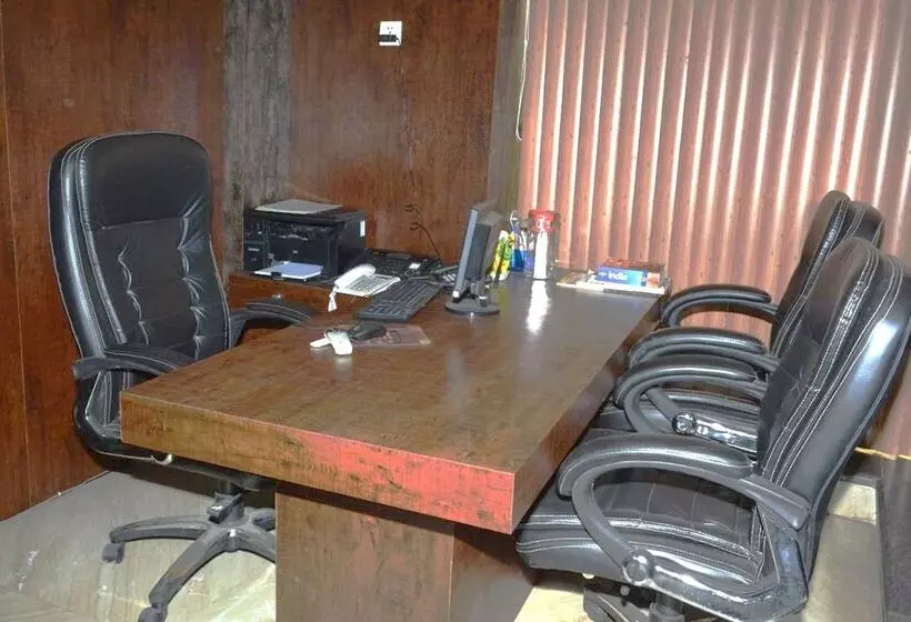 Fotos del hotel Airport  Vishal Residency:  5