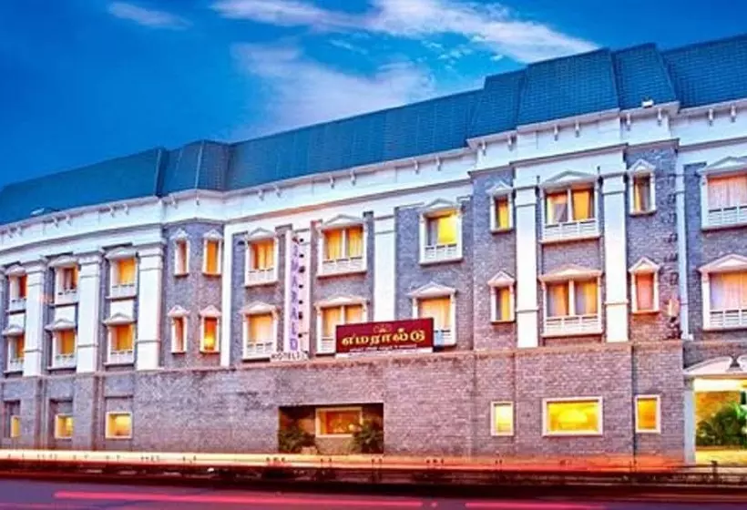 Fotos del hotel Emarald Hotels:  8