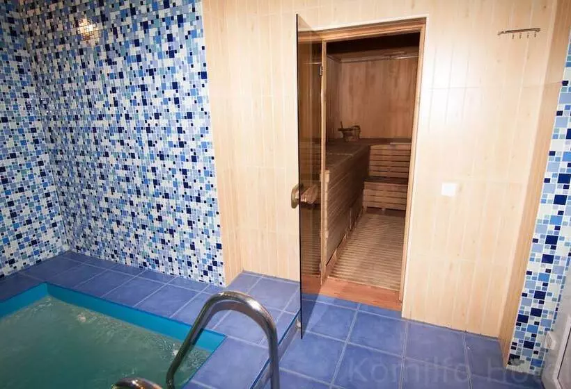 Fotos del hotel Komilfo:  2