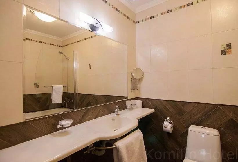 Fotos del hotel Komilfo:  24