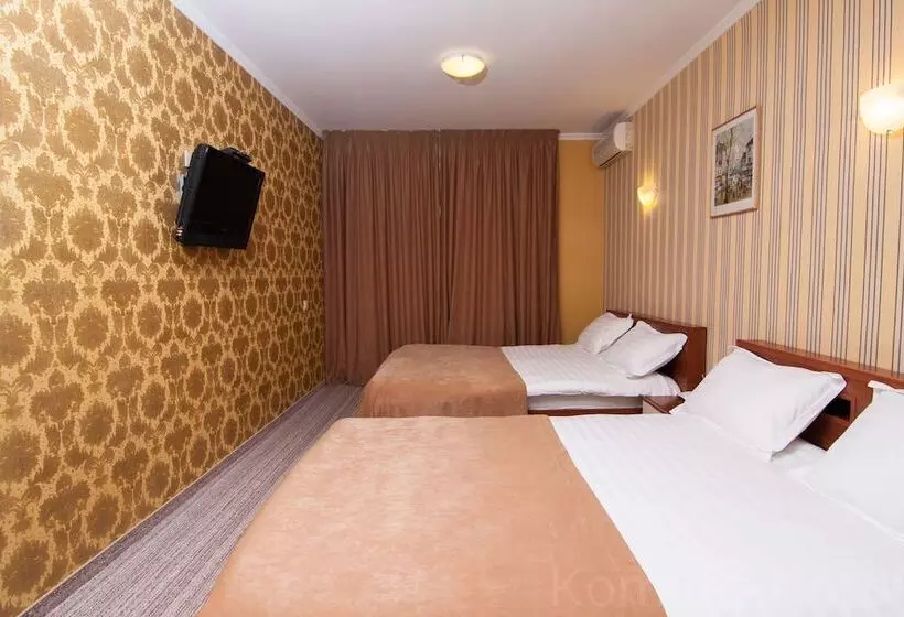 Fotos del hotel Komilfo:  22