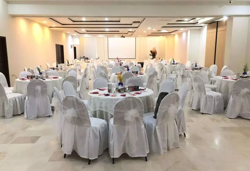 Fotos del hotel Howard Johnson By Wyndham Barranquilla Versalles:  17