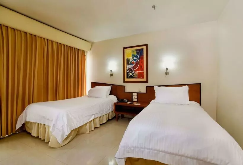 Fotos del hotel Howard Johnson By Wyndham Barranquilla Versalles:  16