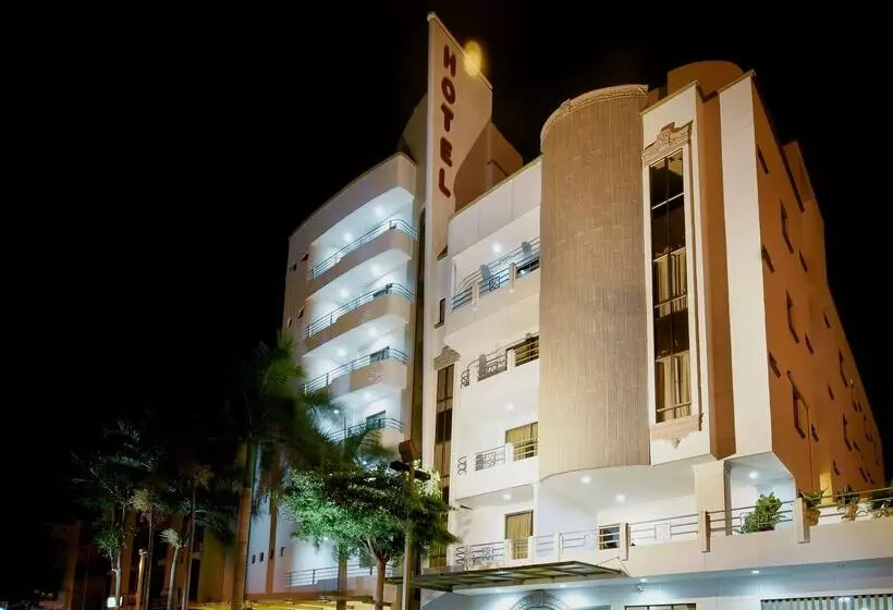 Howard Johnson By Wyndham Barranquilla Versalles