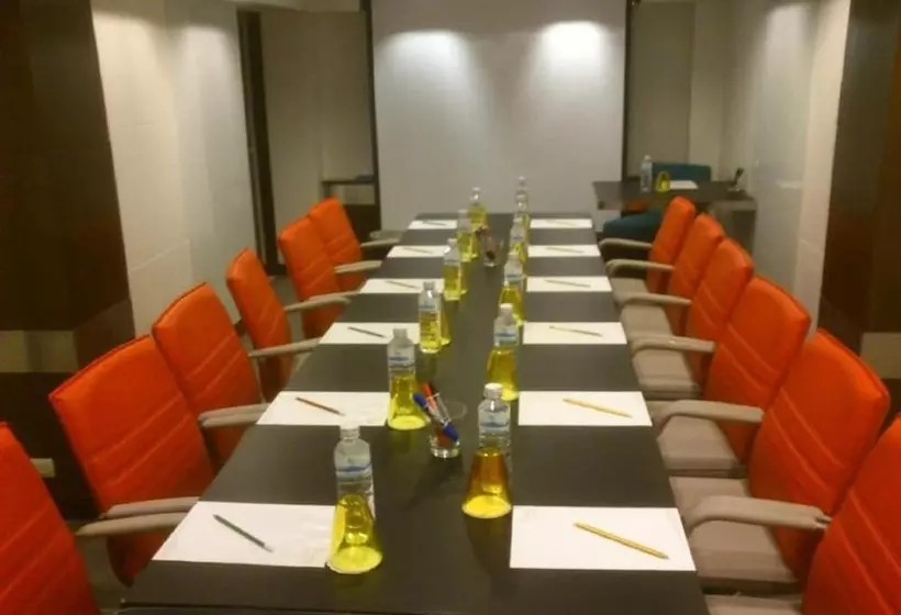 Fotos del hotel Fx  Metrolink Makkasan:  12