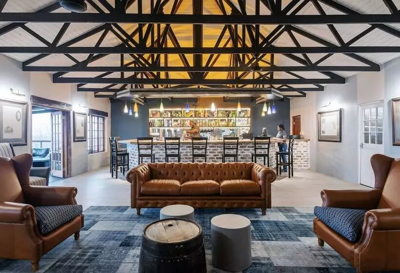 Fotos del hotel Etosha Safari Lodge:  2