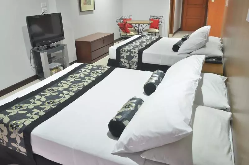 Fotos del hotel Jupiter Suites:  18