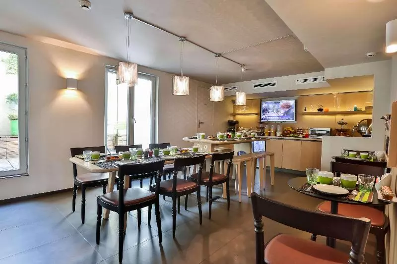 Fotos del hotel Hôtel Le Marcel Paris Gare De L'est:  17