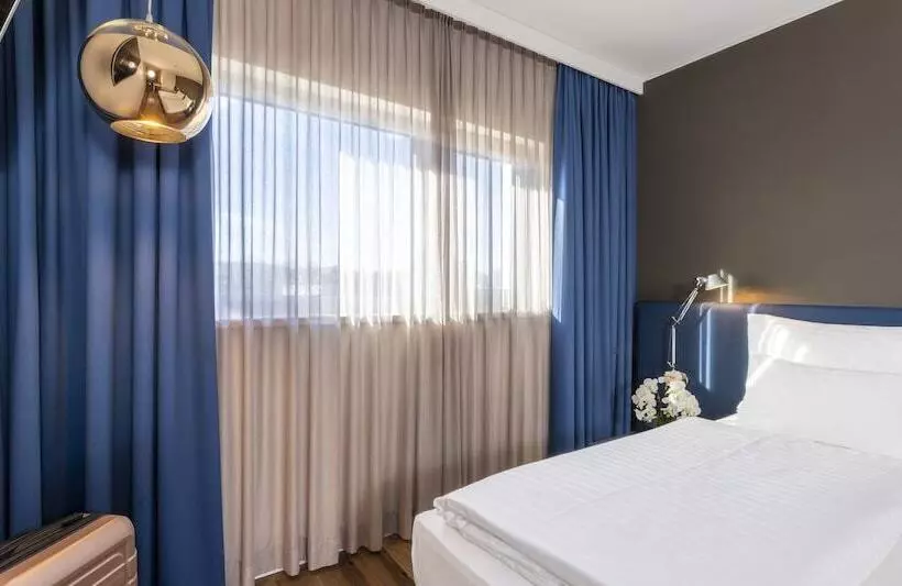 Roomz Graz  Business Design