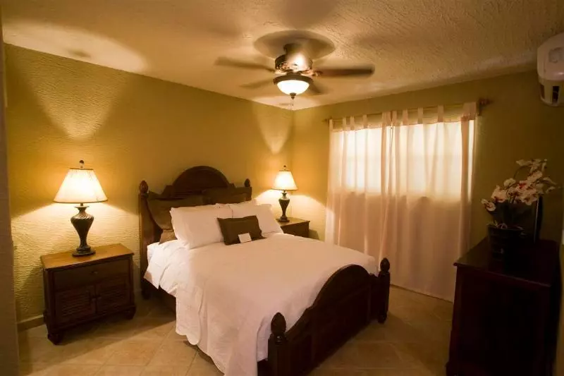 Fotos del hotel Clarion Suites Roatan At Pineapple Villas:  2