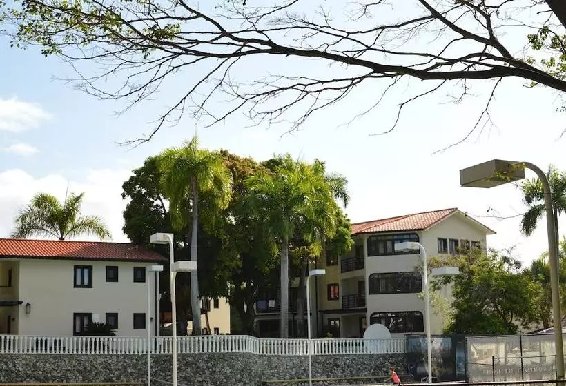 Fotos del hotel Lifestyle Royal Suites:  2