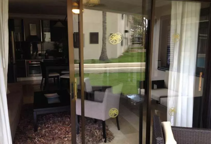 Fotos del hotel Lifestyle Royal Suites:  18