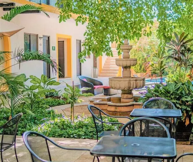 Fotos del hotel Maison Del Embajador:  6