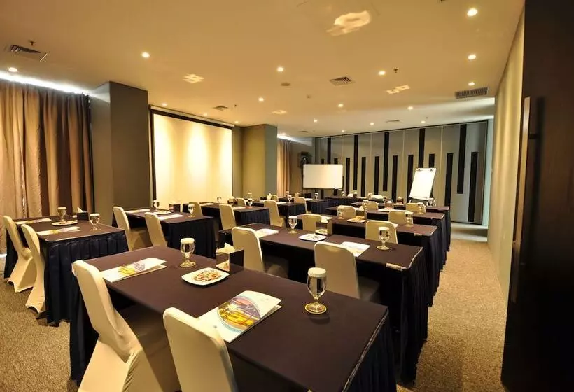 Fotos del hotel Fm7 Resort Hotel - Jakarta Airport:  12