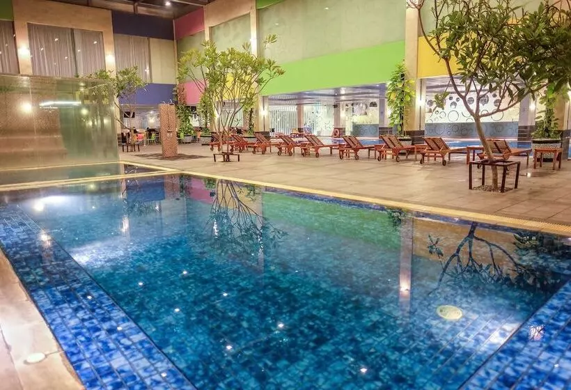 Fotos del hotel Fm7 Resort Hotel - Jakarta Airport:  1